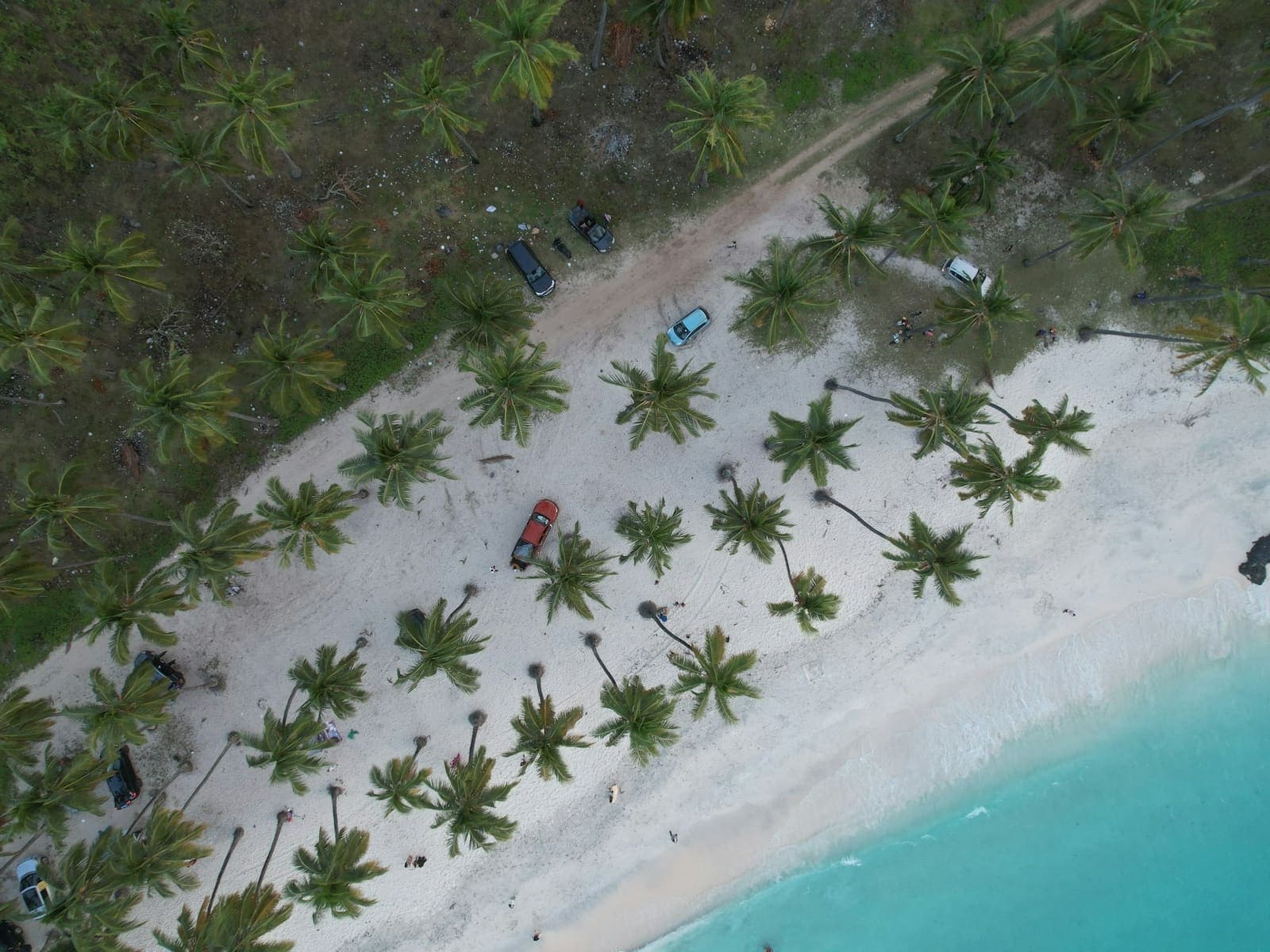Vue aérienne de la plage de Maloudja à Mitsamihouli, Grande Comore